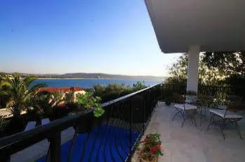 Limonlu Ev Ardic Alacati